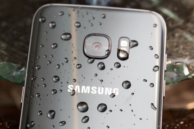 Samsung Galaxy S7 (edge) má zabudované čidlo vlhkosti. K čemu slouží?