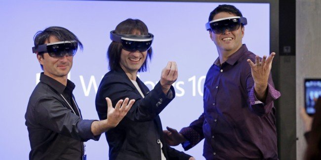 HoloLens poletují ve vesmíru, pro pozemské využití však zatím chybí aplikace