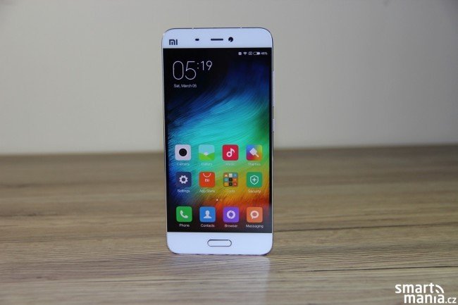 Recenze Xiaomi Mi 5: Bojovník se šrámem na duši