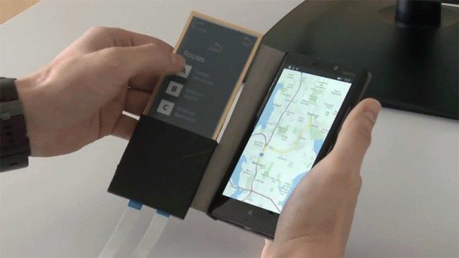 Microsoft vyvíjí flexibilní kryt pro smartphone s e-ink displejem