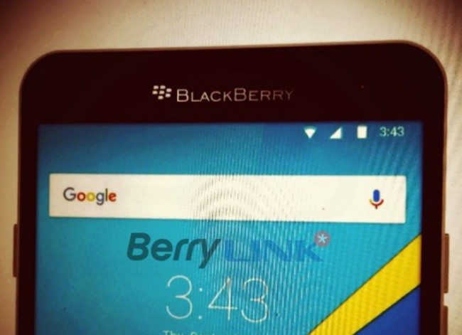BlackBerry chystá další smarthpony s Androidem. Máme pro vás první fotografie