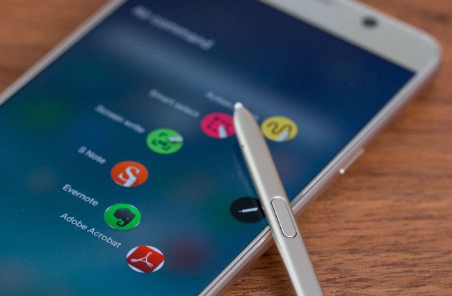 Samsung Focus chce konkurovat BlackBerry Hubu. Dočkáme se s Galaxy Note 6?