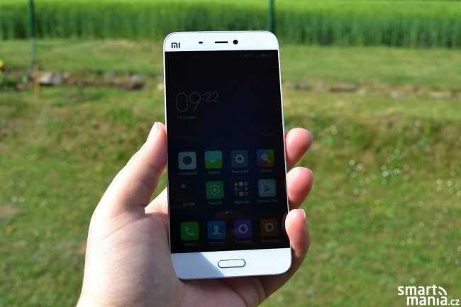 Recenze Xiaomi Mi 5 Pro: Výkonná stylovka s hendikepem