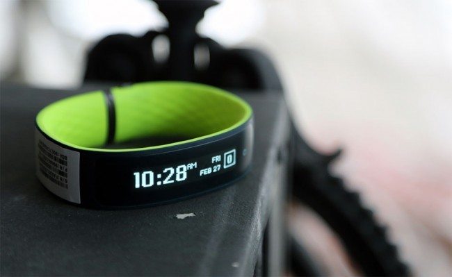 Chytré hodinky od HTC se opět odkládají, dočkáme se možná na podzim