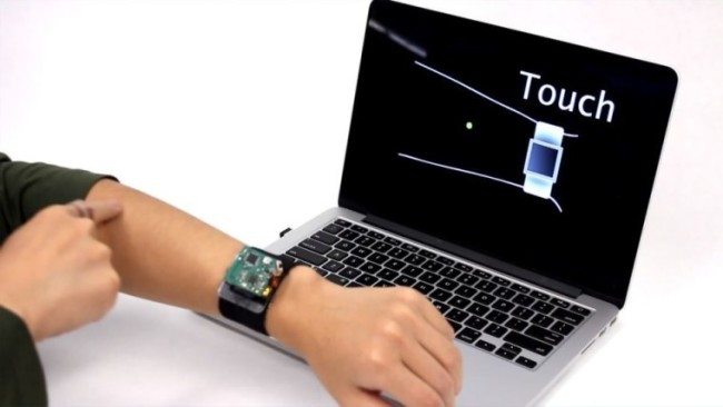 Skintrack: Nositelná elektronika ovládaná „dotekovým“ předloktím a zápěstím