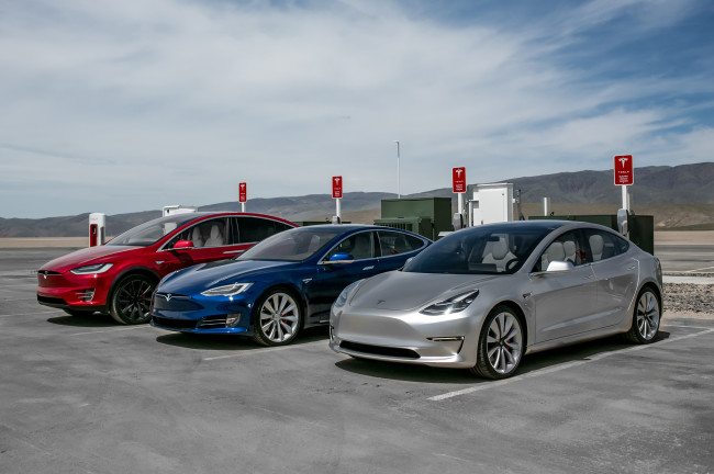 Tesla představila nového autopilota. Je neuvěřitelně výkonný a řídí lépe než vy