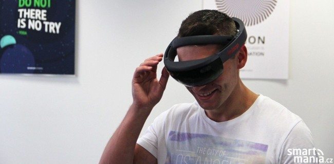 Vyzkoušeli jsme Microsoft HoloLens: Jako v Minority Report