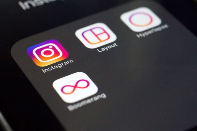 Instagram dostal aktualizaci. Přibyla funkce Boomerang a tagování přátel ve Stories