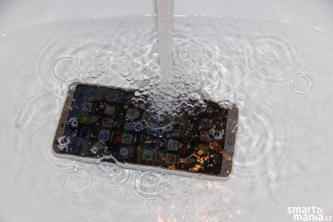 LG G6 se vody rozhodně nebojí
