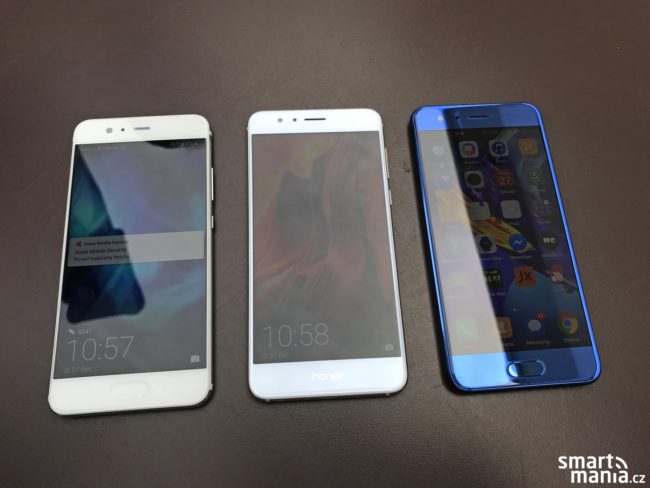 Srovnání: zleva Huawei P10, Honor 8 a Honor 9