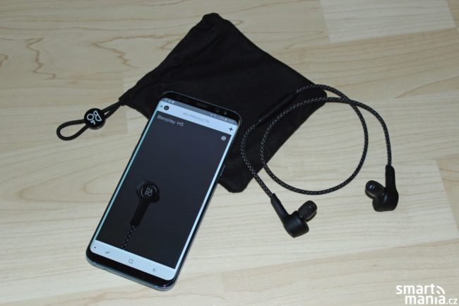 Skrze mobilní aplikaci můžete do sluchátek stahovat nový firmware a naleznete zde také propracovaný ekvalizér.