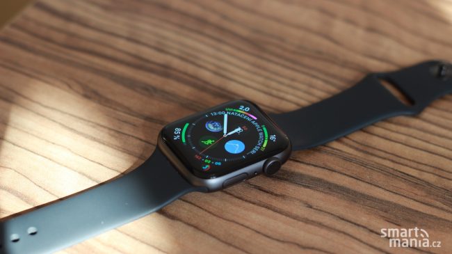 Apple Watch Series 4 recenze