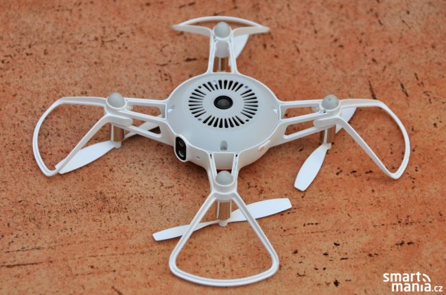 Xiaomi Mi Drone mini recenze