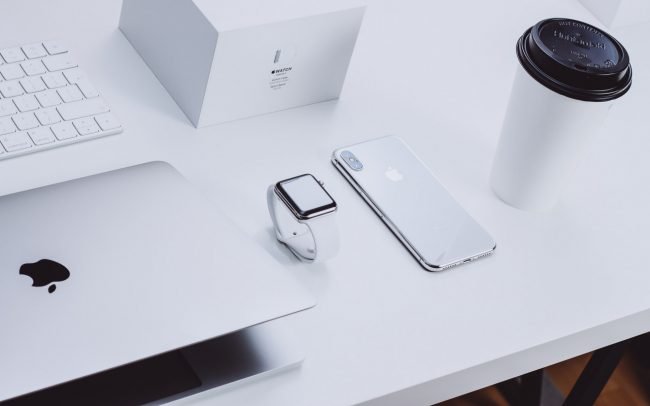 macbook_iphone_watch