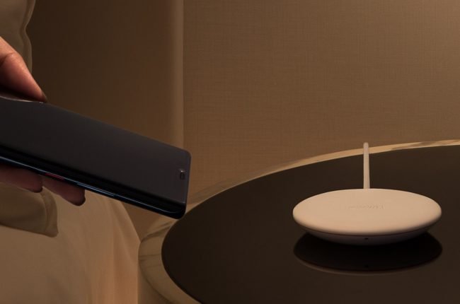 Bezdrátová nabíječka Huawei CP60 recenze