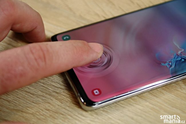 Samsung Galaxy S10+ a odemykání pomocí ultrazvukové čtečky otisků prstů