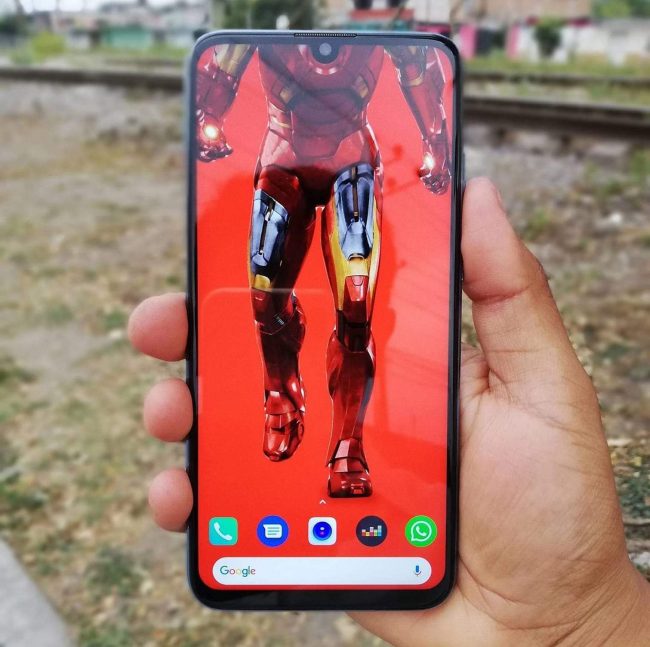 Moto Z4 naživo