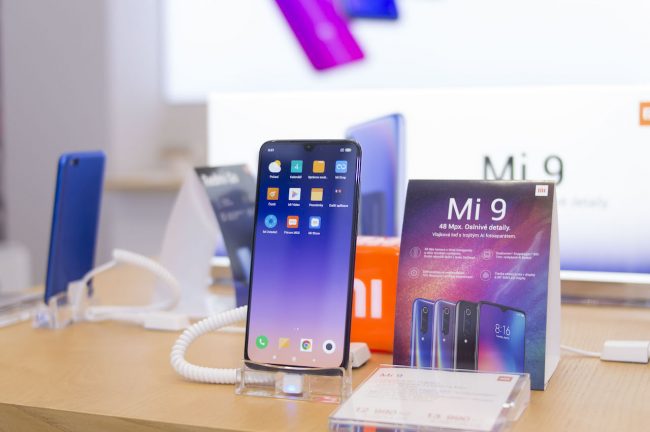 Xiaomi Mi9 prodejna Další cenová smršť Xiaomi: už tuto sobotu se v OC Chodov otevře nová Mi Zone