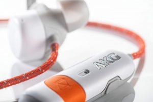 AKG N200A 3