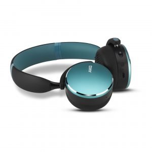 AKG Y500