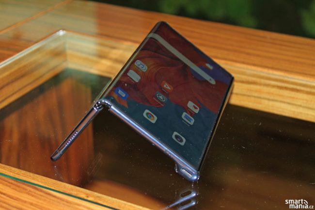 Huawei Mate X 03