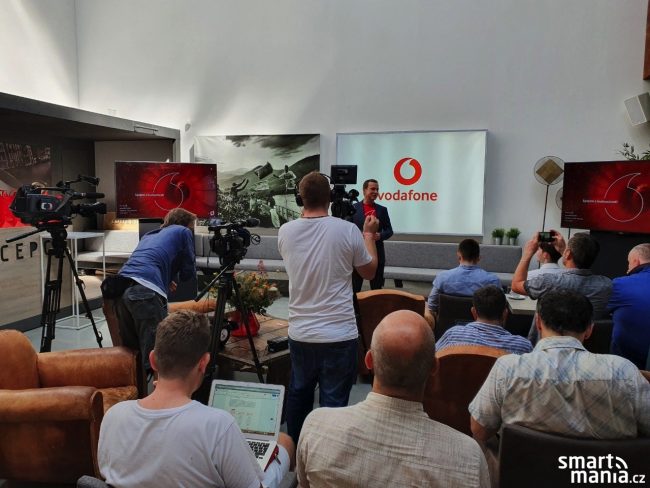 VF tiskovka tarify Vodafone Neomezený: nové tarify za 599 Kč nabízejí neomezená data. Má to ale háček.
