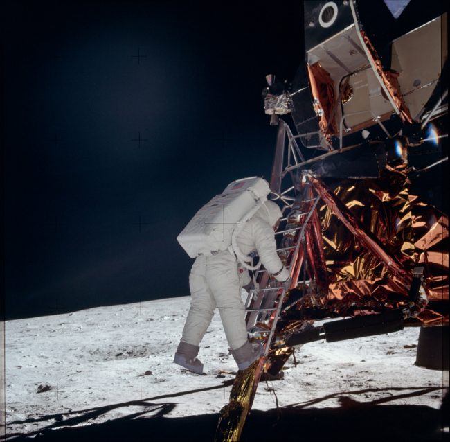 apollo 11 mesic krok apollo 11 mesic krok