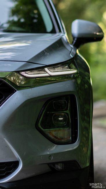 LED světlomety svítí skvěle. Už bychom ale přivítali světlomety typu Matrix. Ty Hyundai nenabízí ani za příplatek.