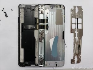 Samsung Galaxy Fold Rozebran 1