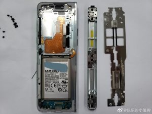 Samsung Galaxy Fold Rozebran 2