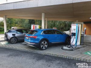 Audi etron 02