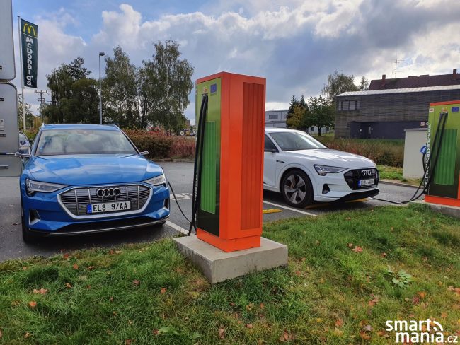 Audi etron 05