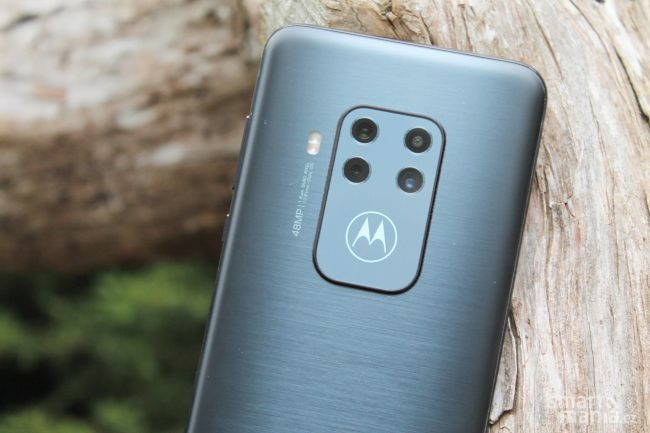 Motorola One Zoom 10