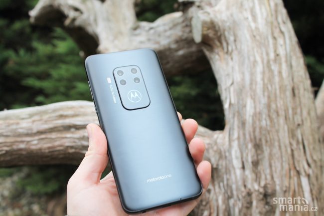 Motorola One Zoom 7