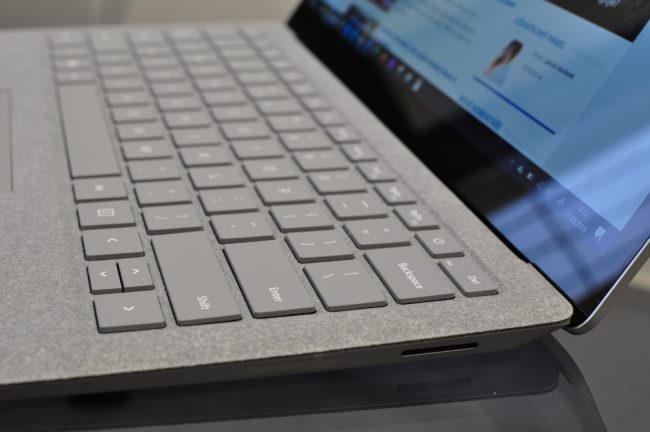 recenze surface laptop 2 33