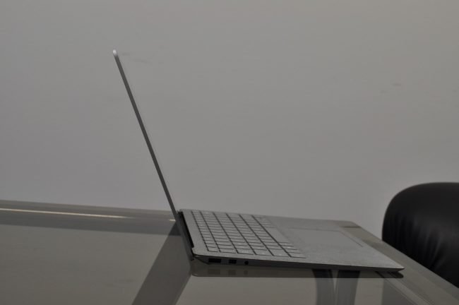 recenze surface laptop 2 46