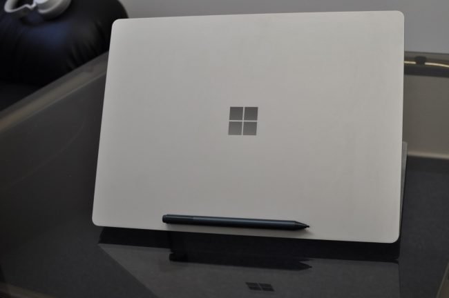 recenze surface laptop 2 47