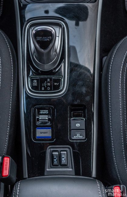 Kromě elektrických režimů volíte i mezi typu pohonu všech kol. 