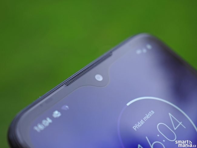 Motorola One Macro 01