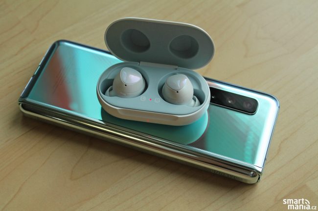 Samsung Galaxy Fold 03