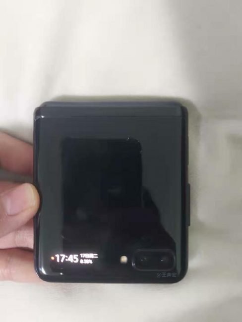 galaxy fold 2 4
