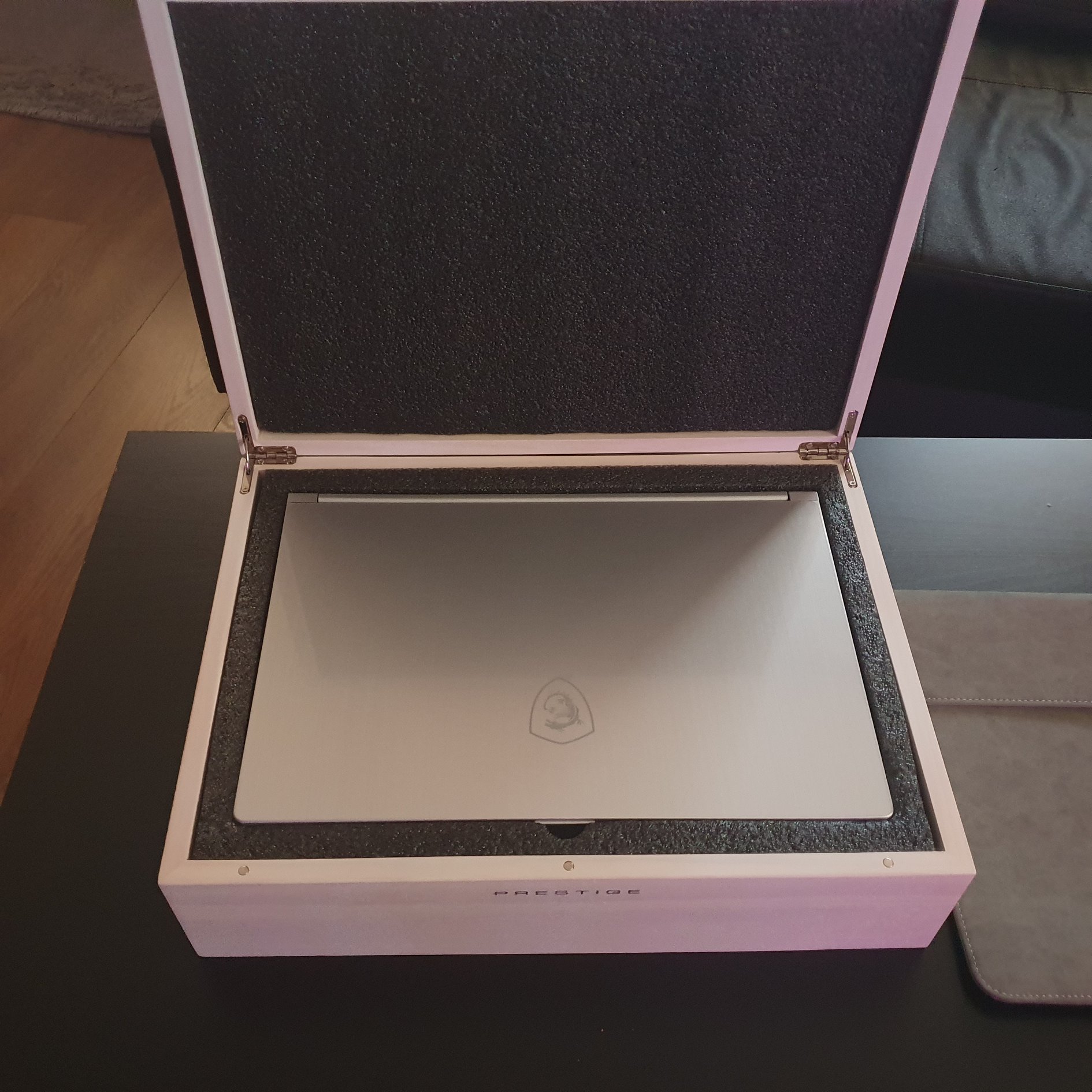 MSI PS42 Modern 8RC-075CZ Limited Edition-max