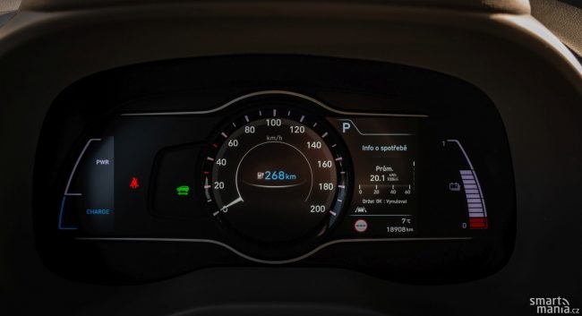 Po několika dnech se spotřeba zastavila na hodnotě 20,1 kWh/100 km. Je to hodně ovlivněno tím, že jsem jezdil krátké cesty. A topení, vyhřívání sedadla a volantu, to vždycky v prvních minutách zásadně zvýší spotřebu. Po několika dnech se spotřeba zastavila na hodnotě 20,1 kWh/100 km. Je to hodně ovlivněno tím, že jsem jezdil krátké cesty. A topení, vyhřívání sedadla a volantu, to vždycky v prvních minutách zásadně zvýší spotřebu.