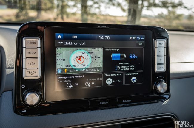 Infotainment se povedl. Je přehledný, rychlý, displej má solidní rozlišení. Infotainment se povedl. Je přehledný, rychlý, displej má solidní rozlišení.