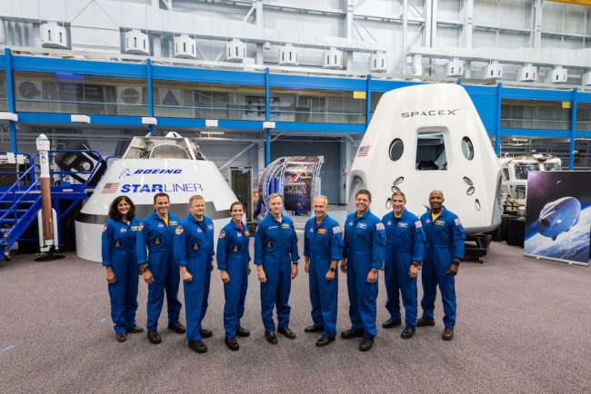 commercial crew astronauti
