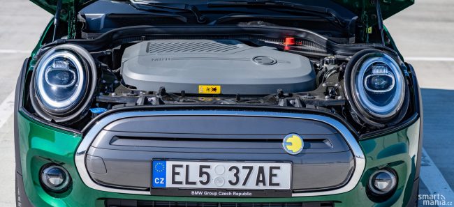 Postavit elektrické Mini nebylo teoreticky tak složité. Vyhází z 3dvéřového mini a elektrické komponenty dodalo BMW i3. Postavit elektrické Mini nebylo teoreticky tak složité. Vyhází z 3dvéřového mini a elektrické komponenty dodalo BMW i3.