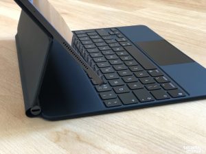 Apple Magic Keyboard 2020 02