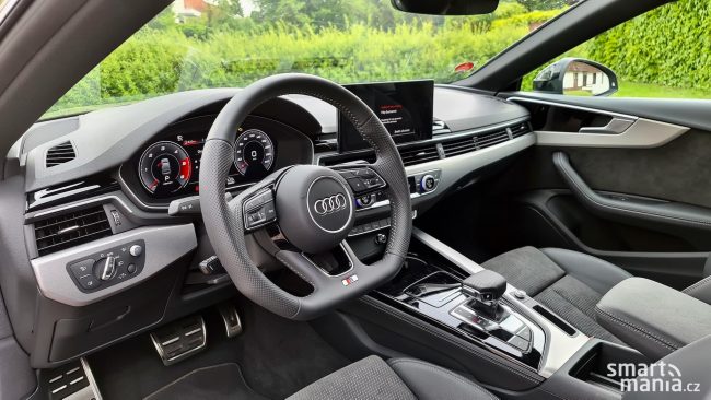 Audi A5 Sportback 12 Jednoduchost a skvělé zpracování, takový je interiér v Audi A5 Sportback.