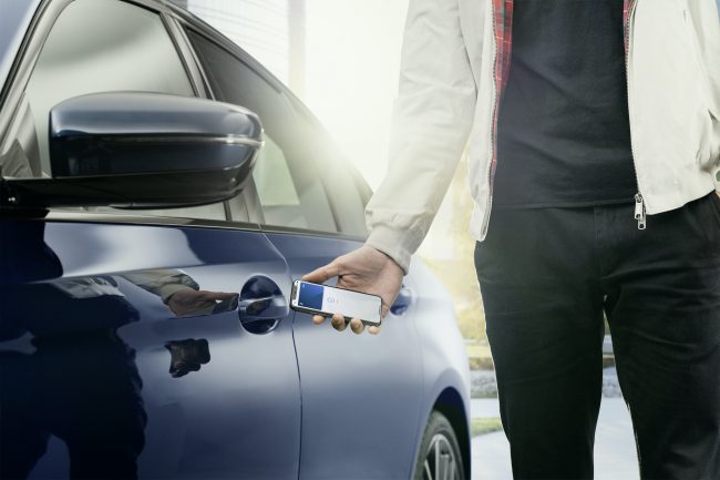 BMW už umí nabídnout odemykání iPhonem BMW už nabízí odemykání iPhonem