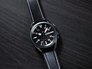 03 galaxywatch3 lifestyle image